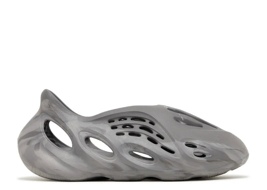 Yeezy Foam RNR "MX Granite"