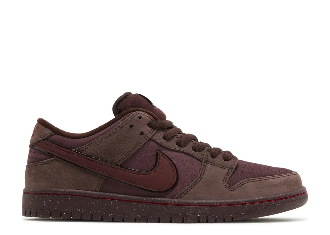 Dunk Low SB "Burgundy Crush"
