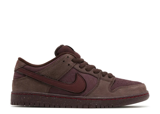 Dunk Low SB "Burgundy Crush"
