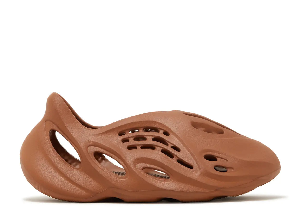 Yeezy Foam RNR "Clay Red"
