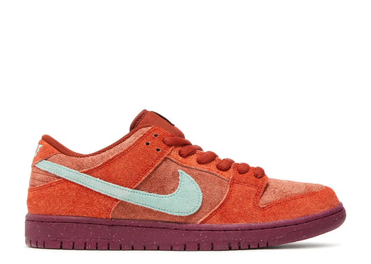 Nike SB Dunk Low "Mystic Red"